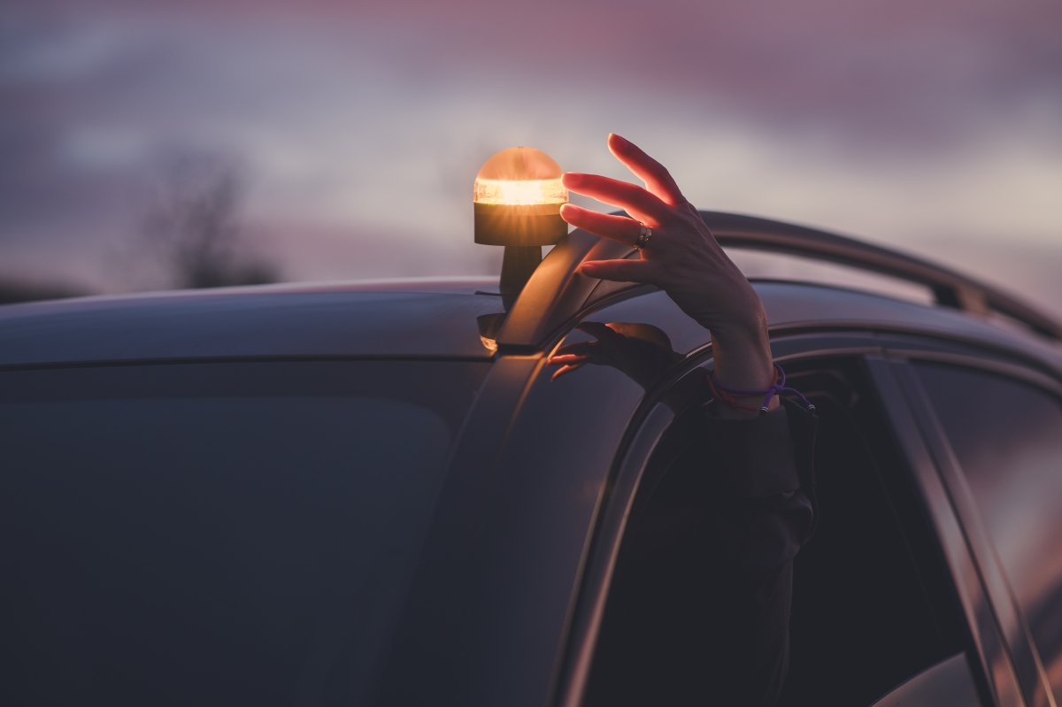 La baliza V16 que viene: 256 modelos, 10 fabricantes en España, 24 en China, y la ventaja de que tenga App