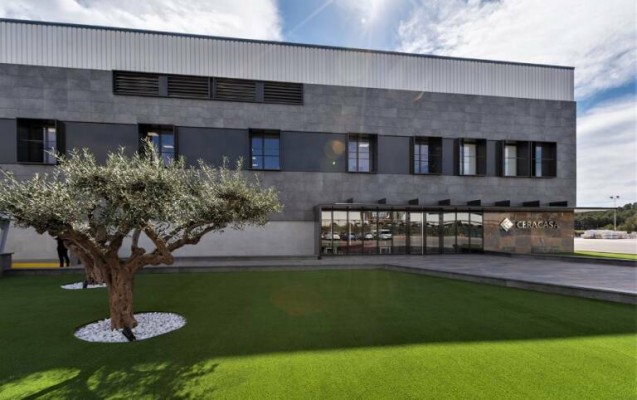 Los dueños de New Tiles ultiman la compra de Ceracasa y aspiran a quintuplicar su producción