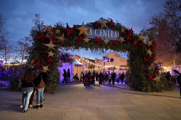 València reanuda las actividades exteriores de La Central de la Navidad