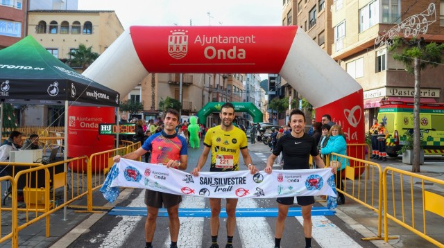 Más de 500 corredores se dan cita en Onda para despedir el año con la San Silvestre