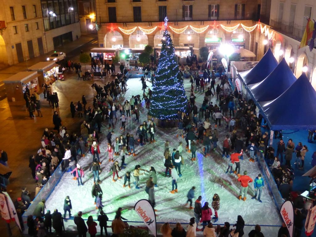 La pista de patinaje en Alicante, ya un clásico de la navidad en la capital de la Costa Blanca