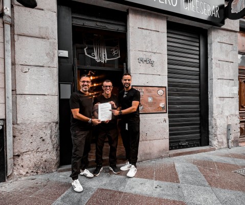 El Grupo PIS PAS crece en el Centro de Alicante con el rescate del bar 'Las Chapas' en Altamira 