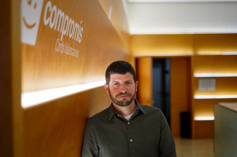 Compromís denuncia que Sanidad cede a seguros privados el servicio de traslado de emergencia
