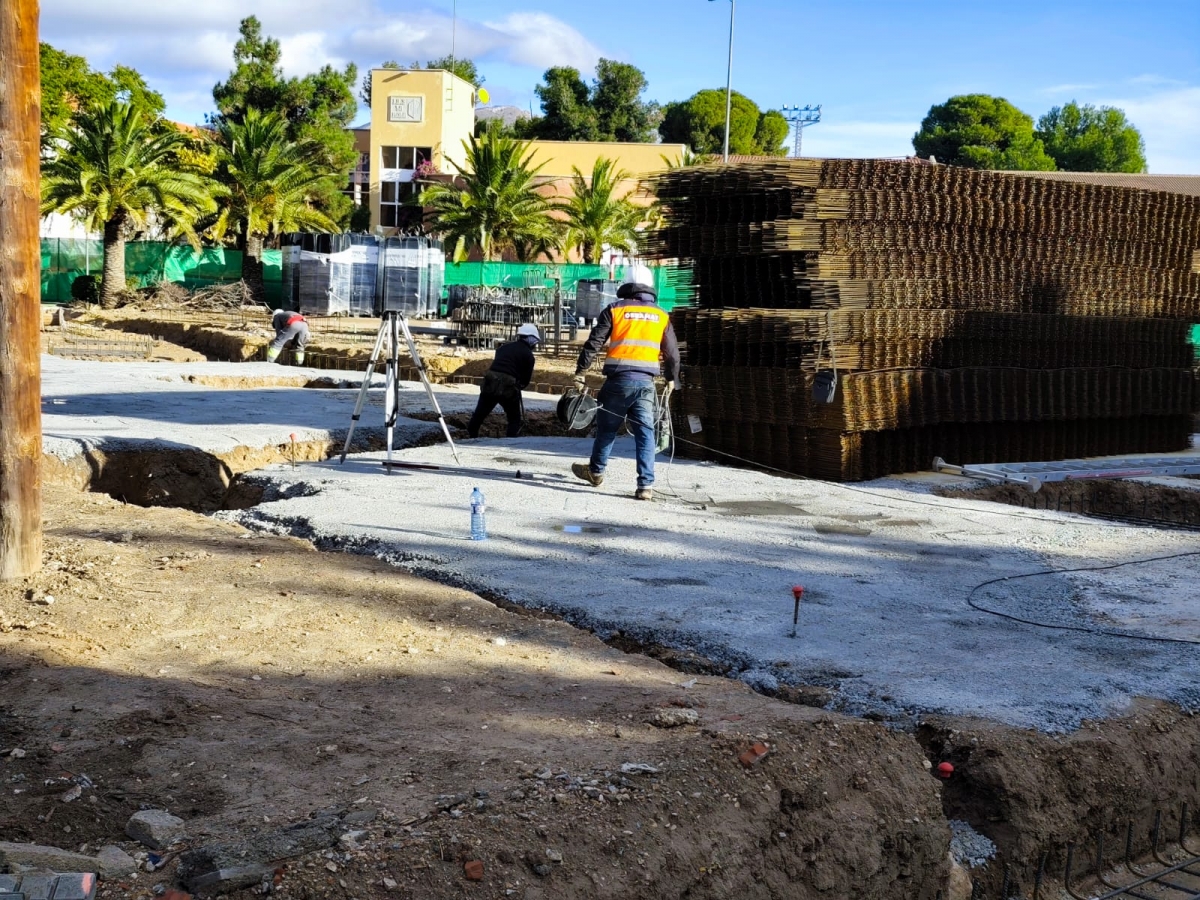 La construcción del nuevo aulario del IES La Mola de Novelda avanza con la fase de cimentación y una inversión de 5,6 millones
