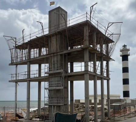 El inmueble levantado junto al faro del Estacio 
