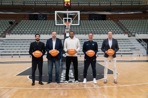 Sadiel Rojas, cuya camiseta retira el UCAM CB: 