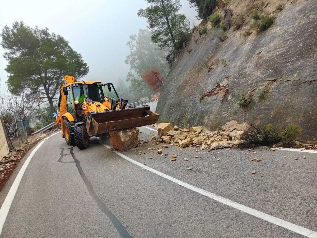 La Diputación de Valencia restablece la circulación en 13 carreteras tras las lluvias del domingo