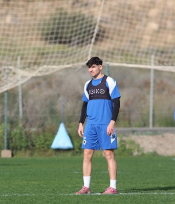 La vuelta al trabajo del Hércules CF tiene a 'Nico' Espinosa y a Roger Colomina como nombres propios