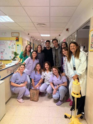 El Elche CF trata de hacer más llevadero a los más pequeños su ingreso en el hospital