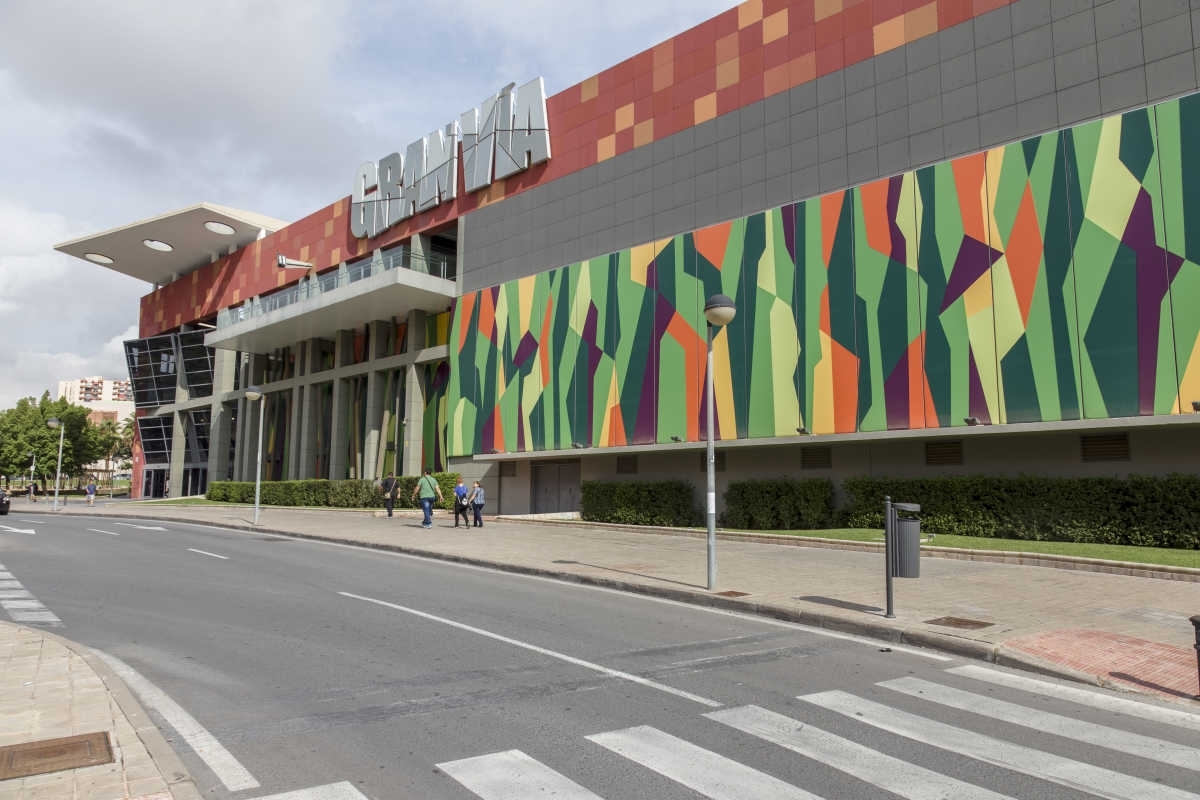 El acceso al centro comercial Gran Vía de Alicante. - Foto: PEPE OLIVARES El acceso al centro comercial Gran Vía de Alicante.