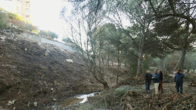 Benidorm completa tareas de desbroce y 'gana' 3,5 km de senderos de Xixo en El Moralet