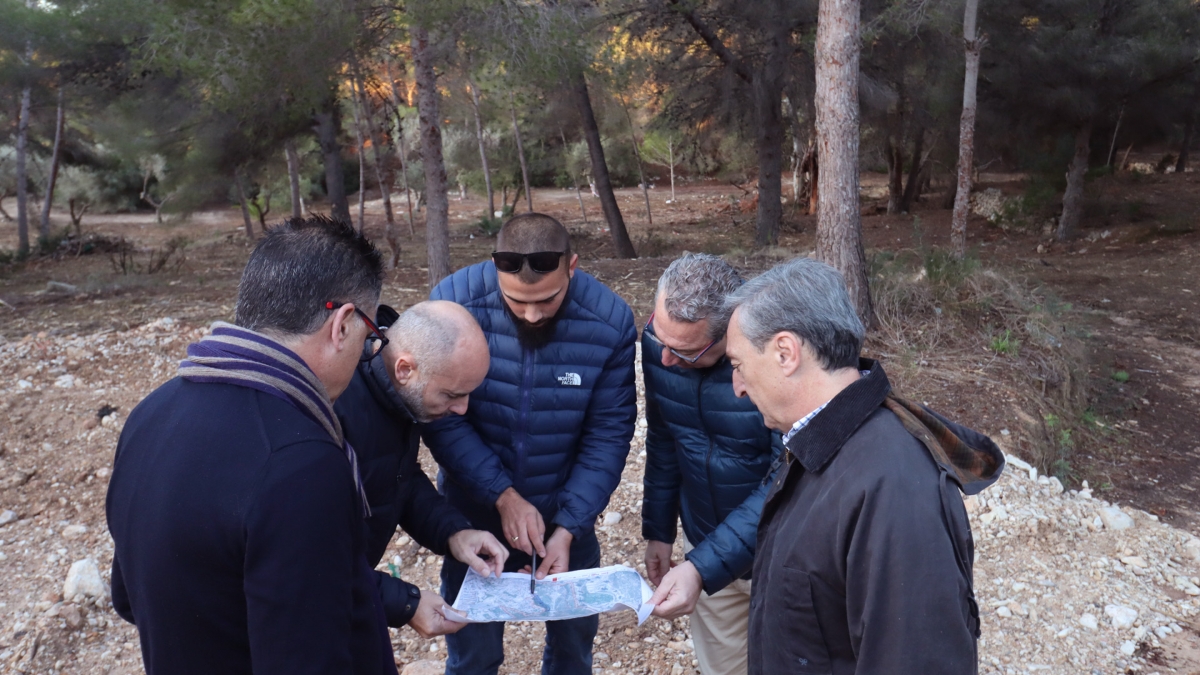 El alcalde y los ediles de Parques y Espacio Público de Benidorm, en la visita.