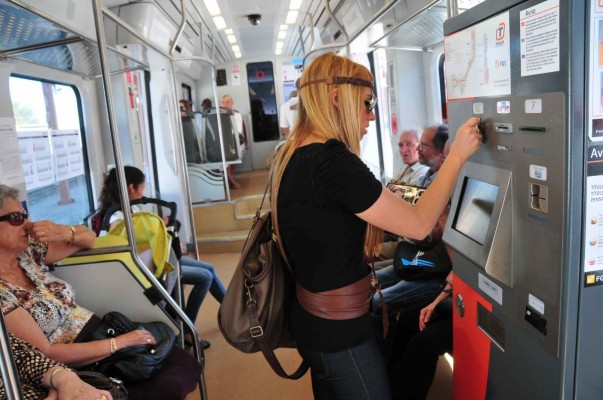 La Generalitat mantiene en 2026 los precios del transporte público autonómico