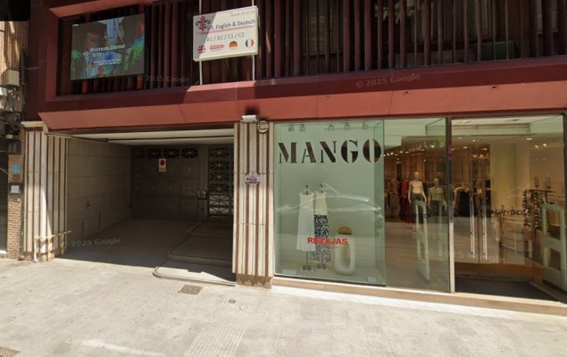 El cierre de la tienda de Mango en el centro de Lorca tras más de 30 años no es el único: lo avisan los comerciantes