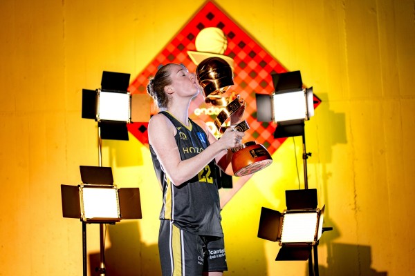  La pívot estadounidense Morgan Bertsch vuelve al Hozono Jairis para competir en la LF Endesa