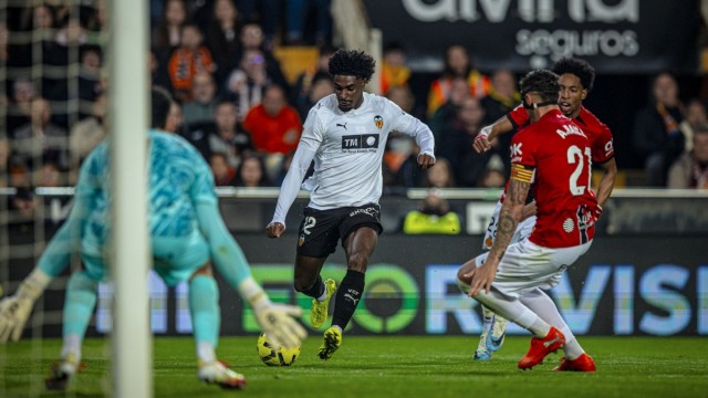 Thierry, Cömert, Dimitrievski y Rivero, los cuatro valencianistas que acaban contrato