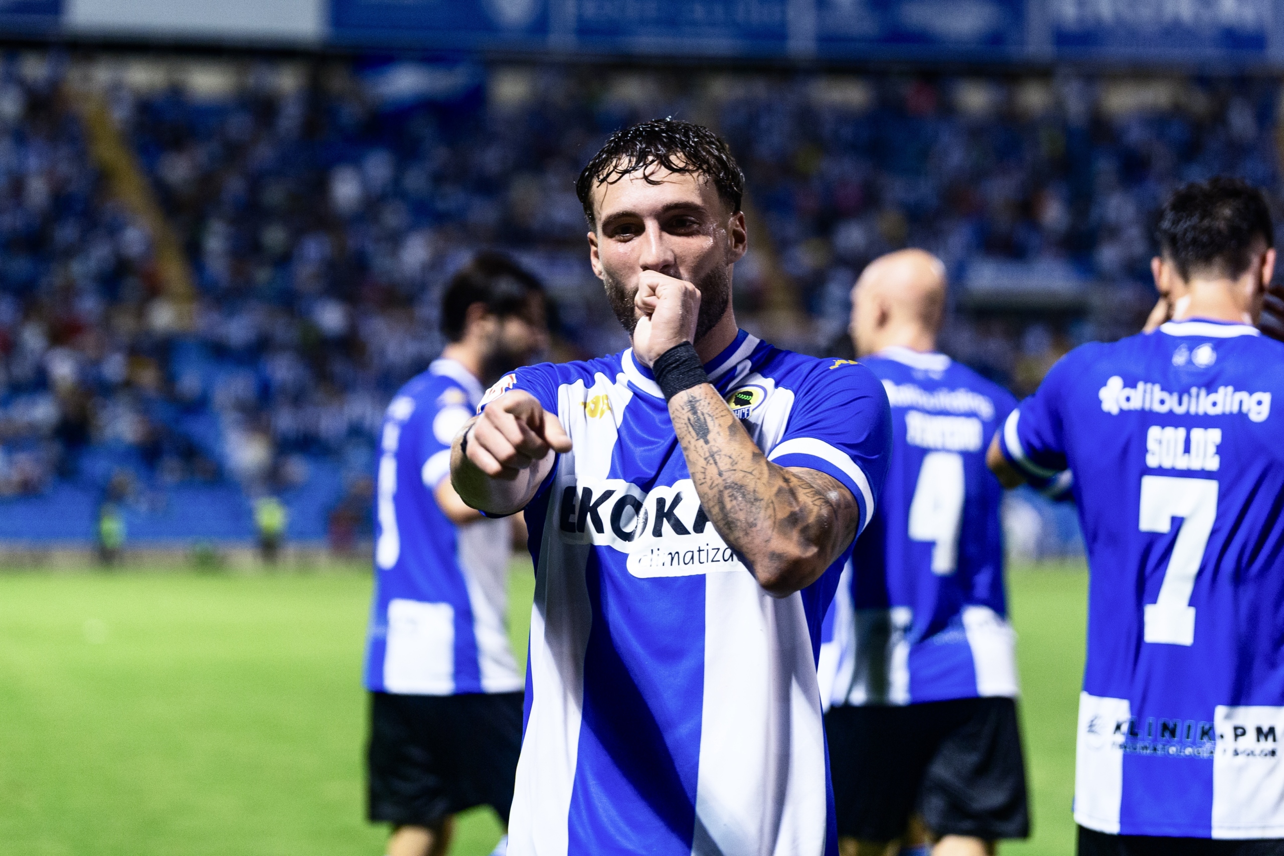 El Hércules y 'Samu' Vázquez renuevan su contrato