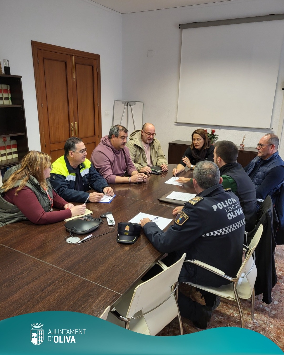 El acto central de la cabalgata de Reyes en Oliva se traslada al Centro Polivalente por las lluvias