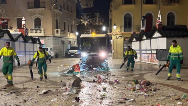 El servicio de limpieza de Elche recoge cerca de 400.000 kilos de residuos los días de Navidad y Año Nuevo