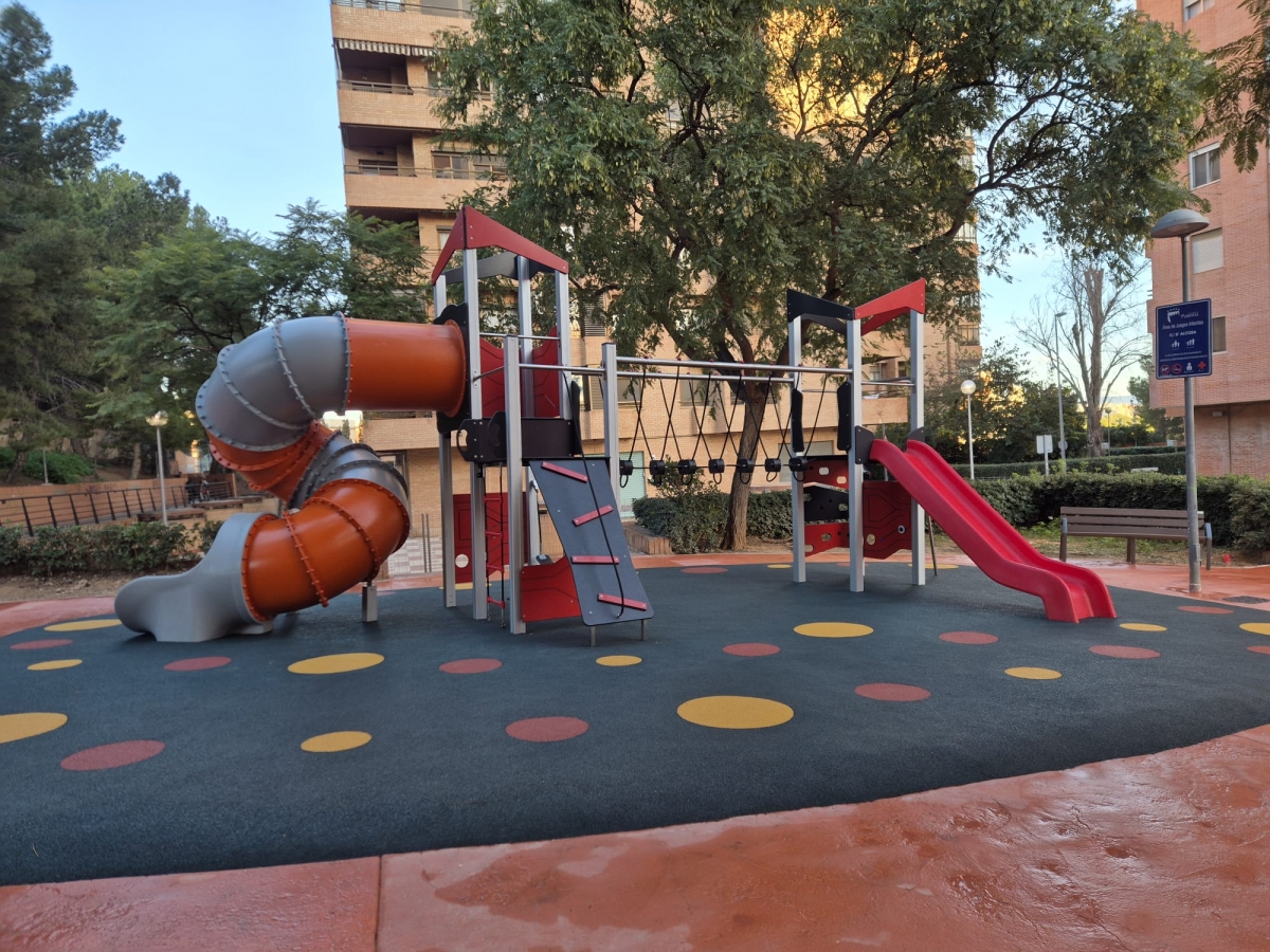 Paterna renueva los parques de la calle Alcora y calle Almassora en el barrio Terramelar