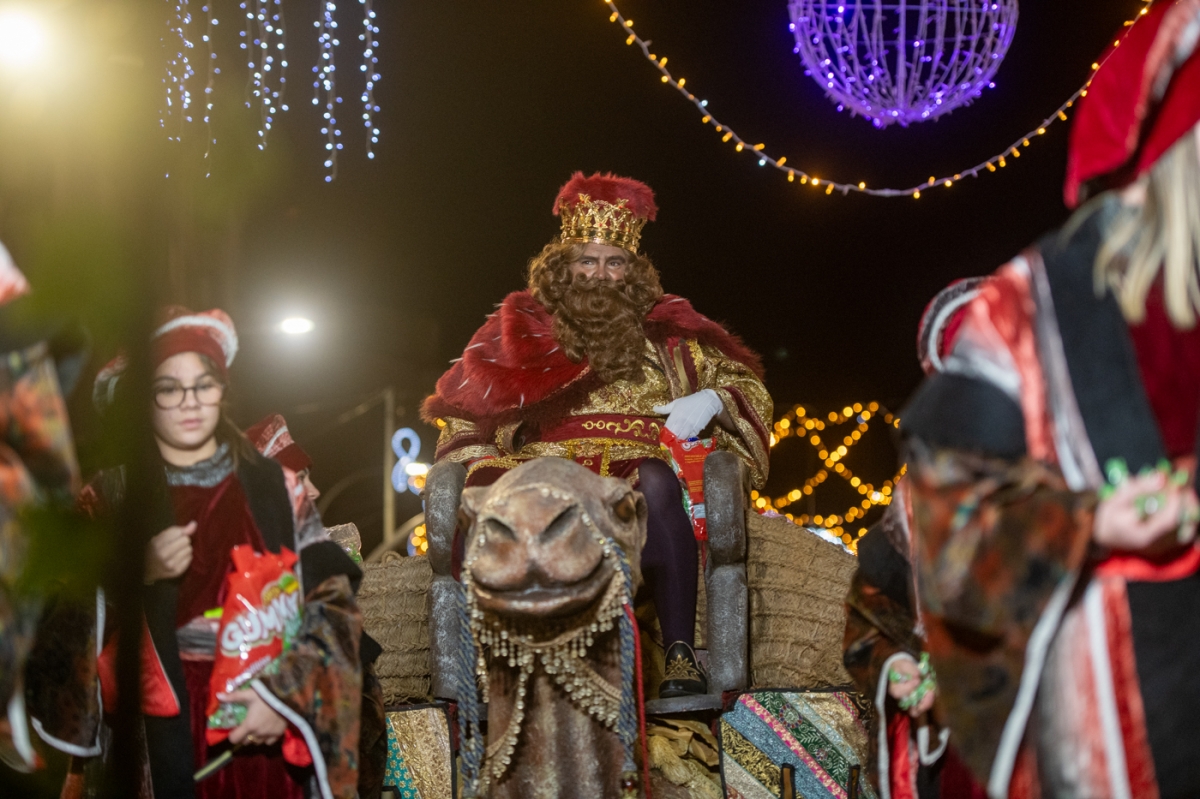Alicante ultima la Cabalgata de Reyes con 1.300 acompañantes y traslada la de las carteras a cubierto