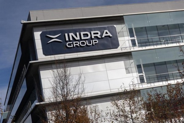 Indra cierra en máximos históricos tras dispararse casi un 10% debido a las tensiones en Venezuela