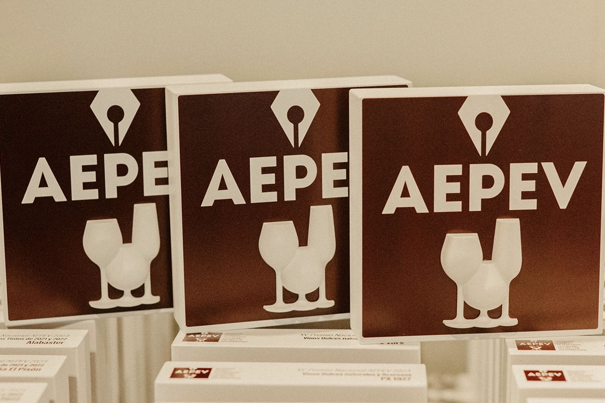 Pago de los Capellanes crianza 2023, mejor vino del año AEPEV 2025