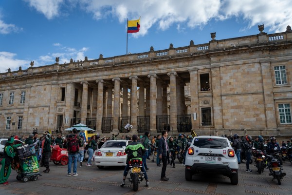 Colombia activa el plan de emergencia fronterizo tras los ataques de Estados Unidos a Venezuela
