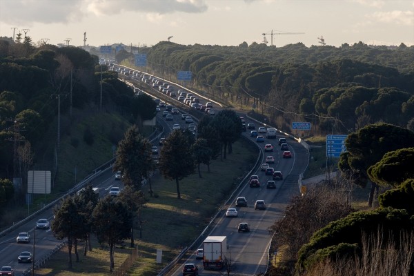 DGT llama a planificar los viajes y extremar la precaución por la borrasca 'Francis' y la llegada de nieve
