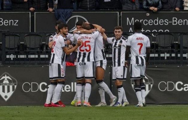 El Castellón celebra el año nuevo con goleada