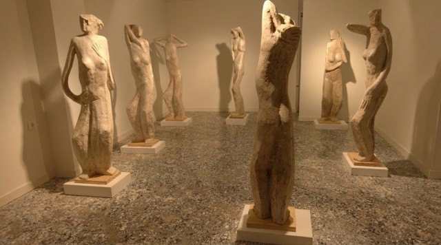 Progreso 80 muestra en la exposición 'Nacida de la tierra' las esculturas más recientes del 'maestro' murciano Juan Martínez Lax