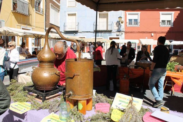 El mercadillo El Zacatín de Bullas arranca el año este domingo con música tradicional y artesanía del esparto