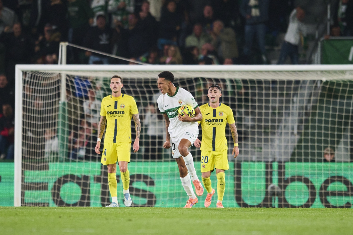 Álvaro Rodríguez celebra el gol de Martim Neto
