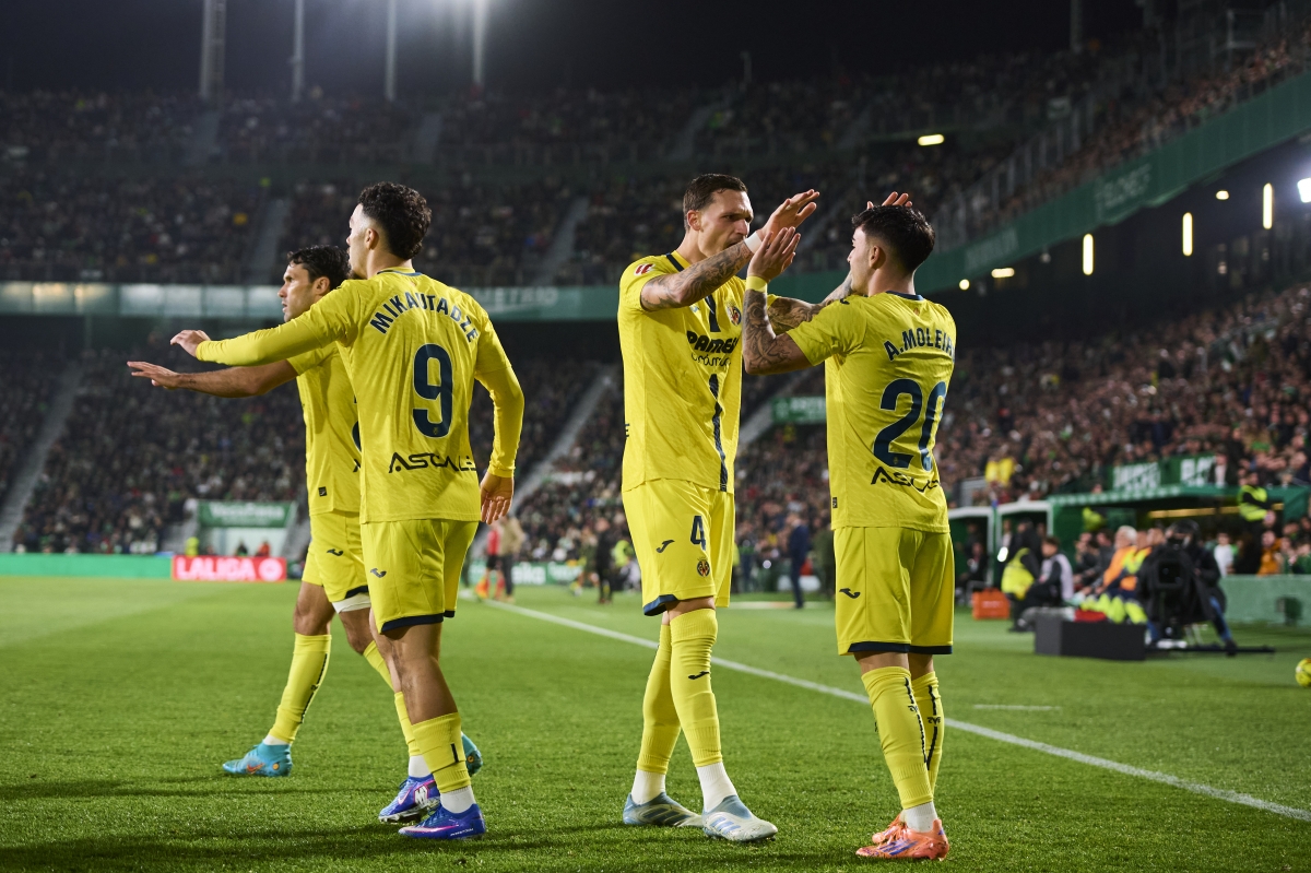 Los jugadores del Villarreal CF celebran el primer tanto