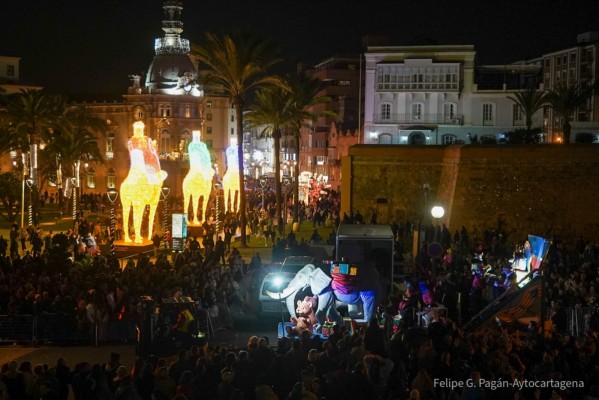 Todas las imágenes de la cabalgata anticipada de los Reyes Magos en Cartagena
