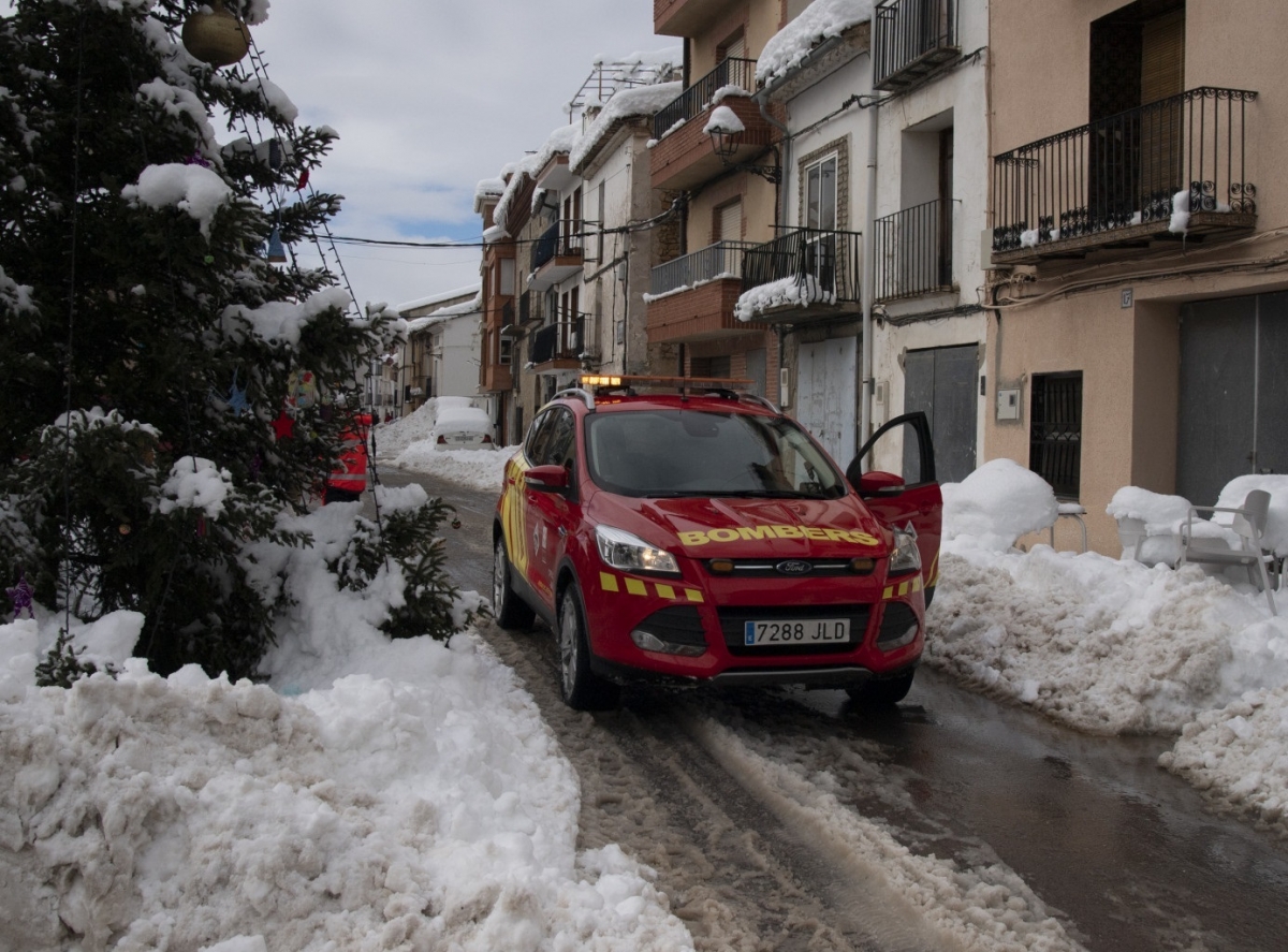 Emergencias activa la alerta amarilla este lunes por nevadas en el interior sur de Castellón