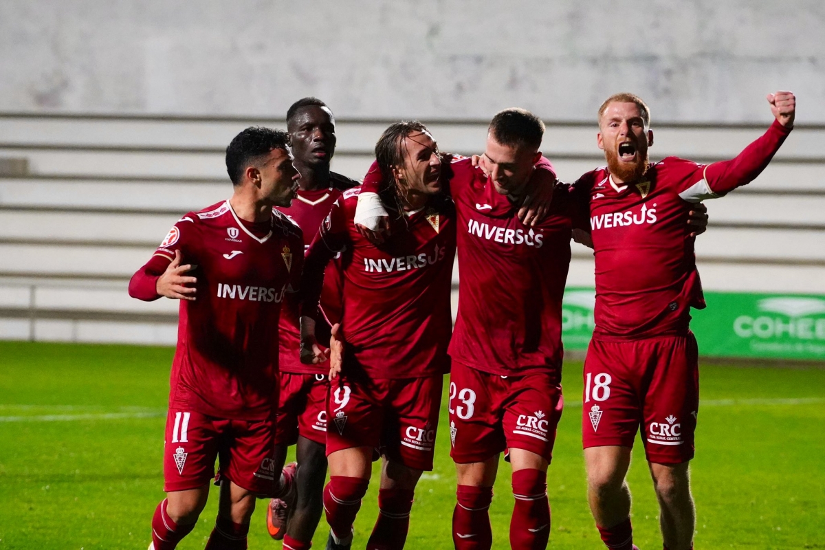 David Flakus desatasca al Murcia en Sanlúcar y los granas siguen siendo cuartos en Primera RFEF