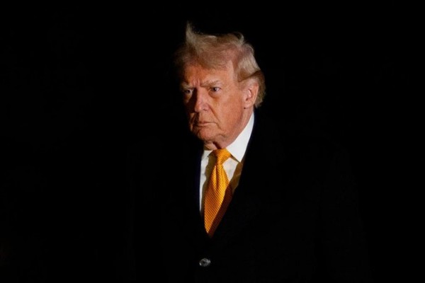 Trump rechaza convocar elecciones próximamente en Venezuela y reitera que es él quien está al mando
