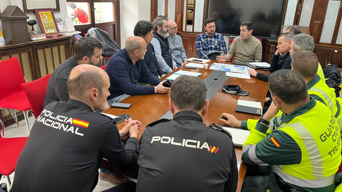 Reunión celebrada en Alcoy este lunes ante la alerta amarilla. - Reunión celebrada en Alcoy este lunes ante la alerta amarilla.
