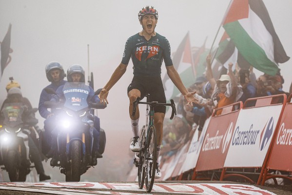 Pablo Castrillo logra una histórica victoria y O'Connor salva el liderato de La Vuelta