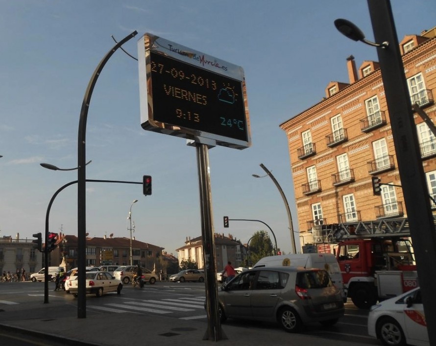El Ayuntamiento de Murcia frena el contrato de 454.000 euros para instalar quioscos digitales y pantallas informativas