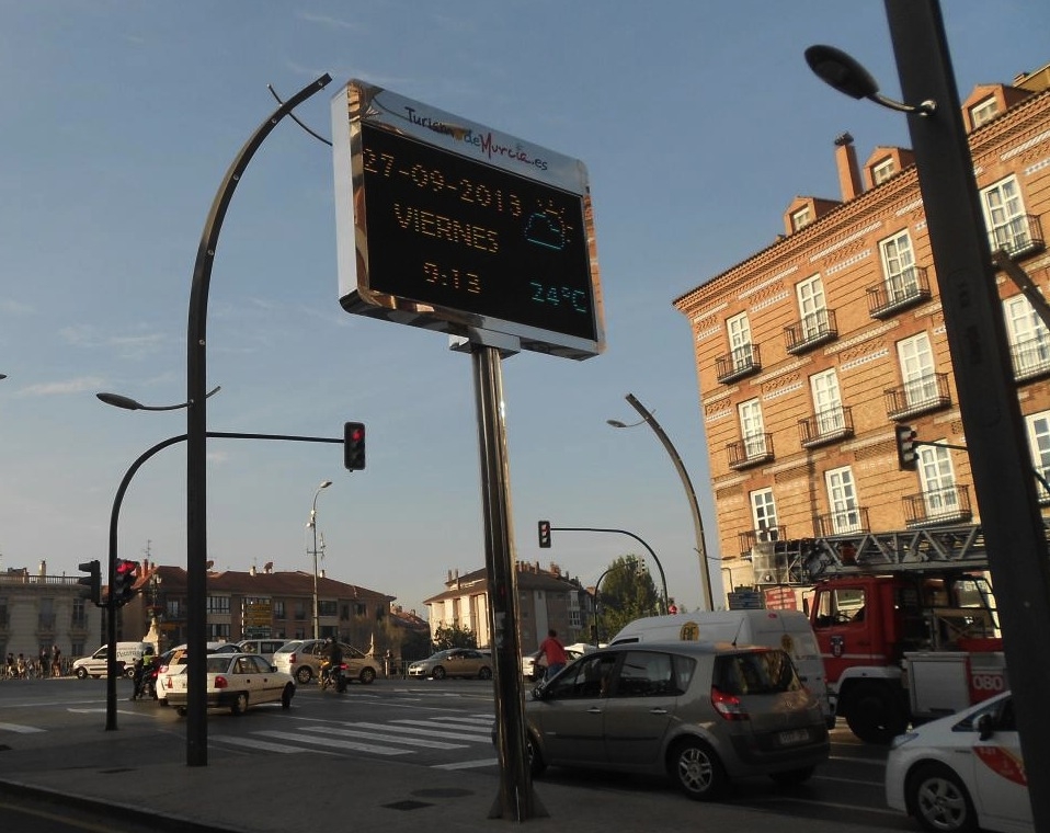 Murcia apuesta por las pantallas táctiles en la calle: arranca el proceso para instalar 40 puntos de gestión digital 