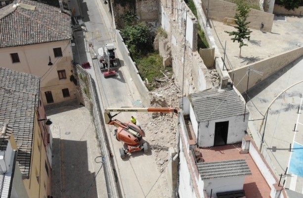 Ontinyent recupera una estructura con dos posibles arcos medievales durante las obras en el Poble Nou