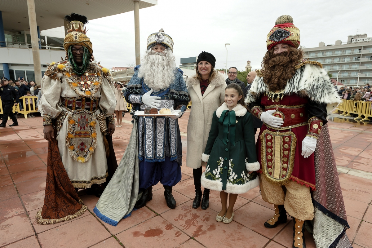 Los Reyes Magos dejan en Castelló un reguero de magia e ilusión