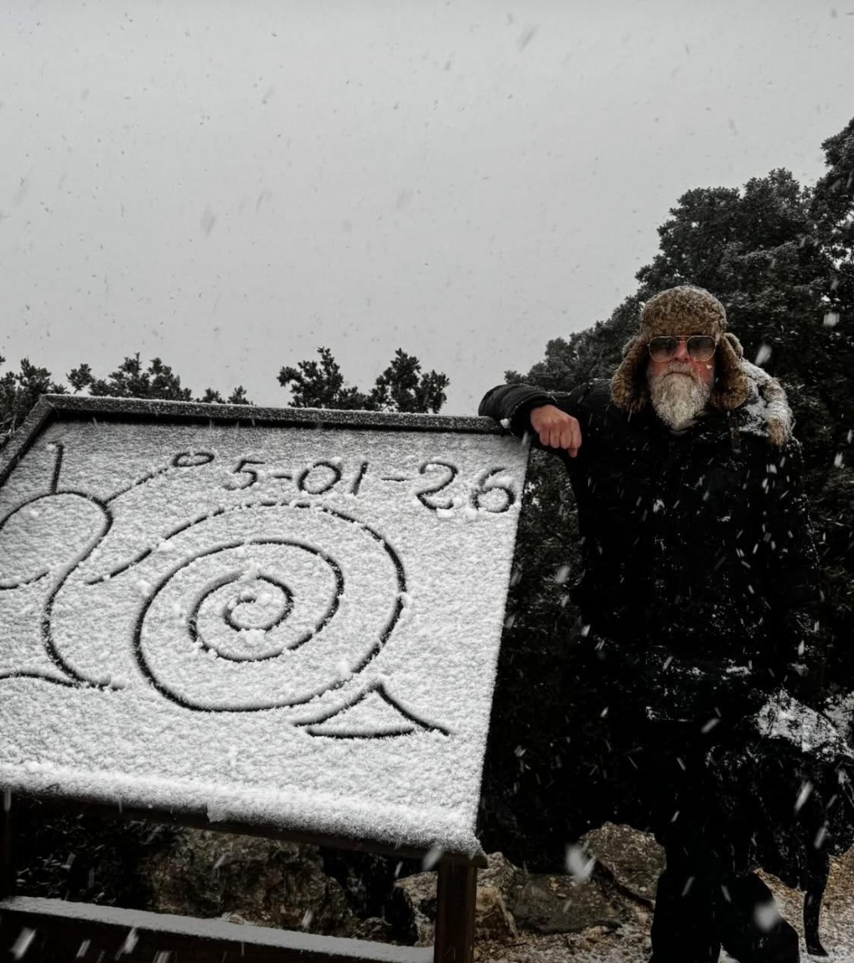 Nieva en la Font Roja y Alcoy activa un dispositivo preventivo ante la alerta amarilla por nevadas 