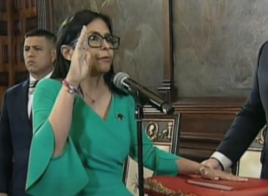 Delcy Rodríguez es investida como presidenta encargada de Venezuela