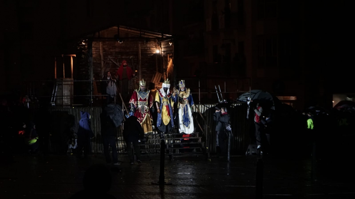 Momento de la Adoración de los Reyes Magos. - Foto. MIGUEL ÁNGEL VALERO Momento de la Adoración de los Reyes Magos.