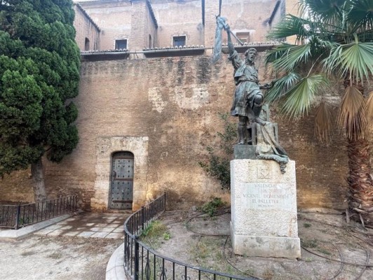 El Ayuntamiento de València inicia la restauración de la escultura de El Palleter