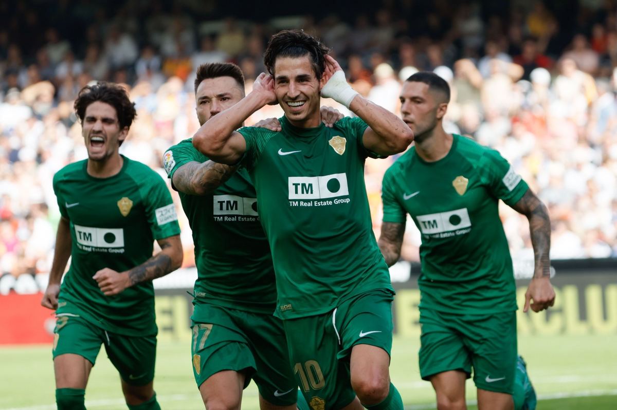 Milla celebra su doblete en Mestalla