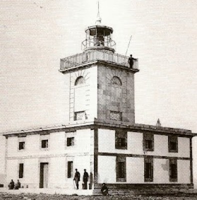 ¿Sabía que la isla de Tabarca tuvo dos faros al mismo tiempo?